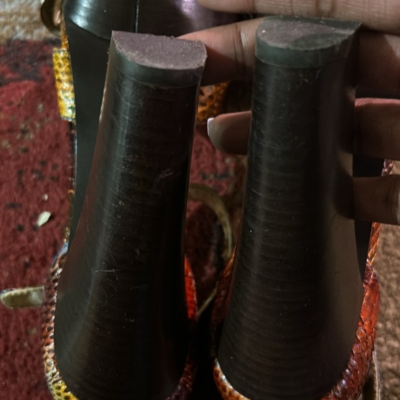 BCBG WOMAN SANDAL💜💜 - Picture 11 of 11